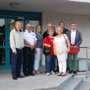 SPD Besuchergruppe mt dem Chef der hiesigen Polizei, Erster Polizeihauptkommissar Jürgen Werner