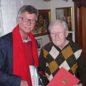 Udo Landgrebe gratuliert Karl Marburger