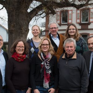 Auf dem Foto hinten von links: Jana Schetter, Michael Wolf, Maria Skorupski; vorne von links: Frank Rudert, Katrin Rudert, Dr. Silke Heinemann, Hans-Joachim Hisgen, Harald Bischof