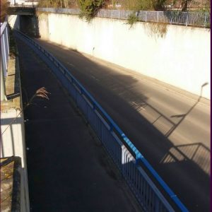 Beengte Verhältnisse in der Tunnelunterführung Theodor-Heuss-Straße